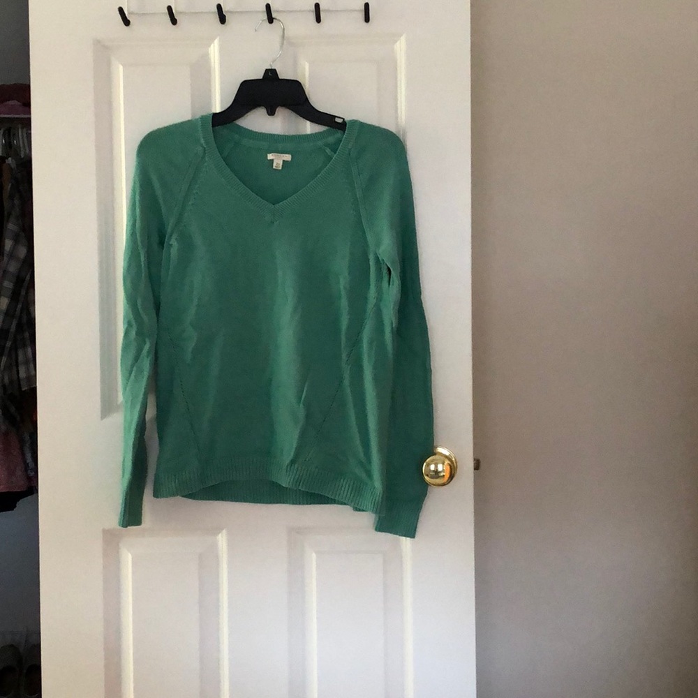 V neck sweater
